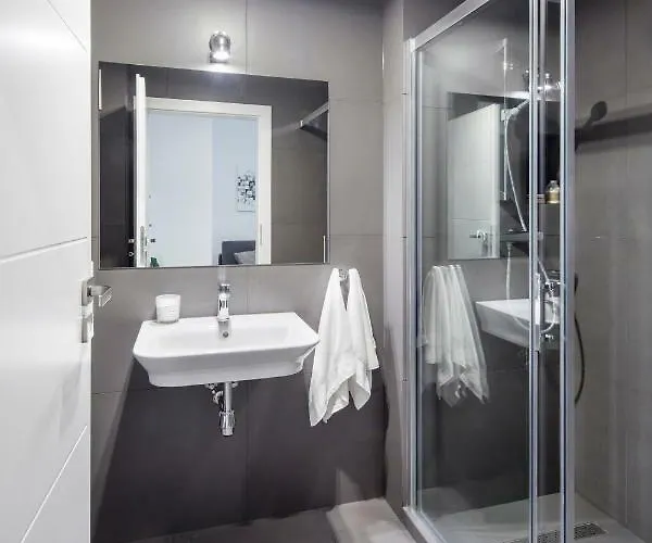 Sleepy3city Batorego 9 Ii 公寓式酒店